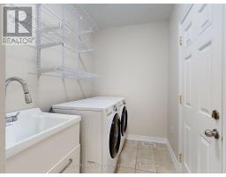 224 Aspenwood Drive, Newmarket, ON L3X3L1 Photo 17