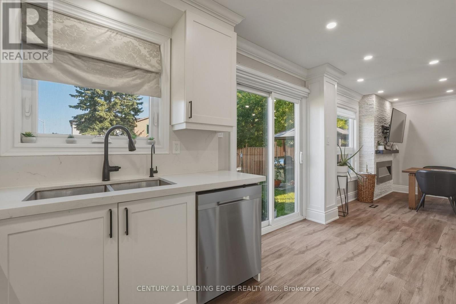 1100 MACLEAN STREET - 33
