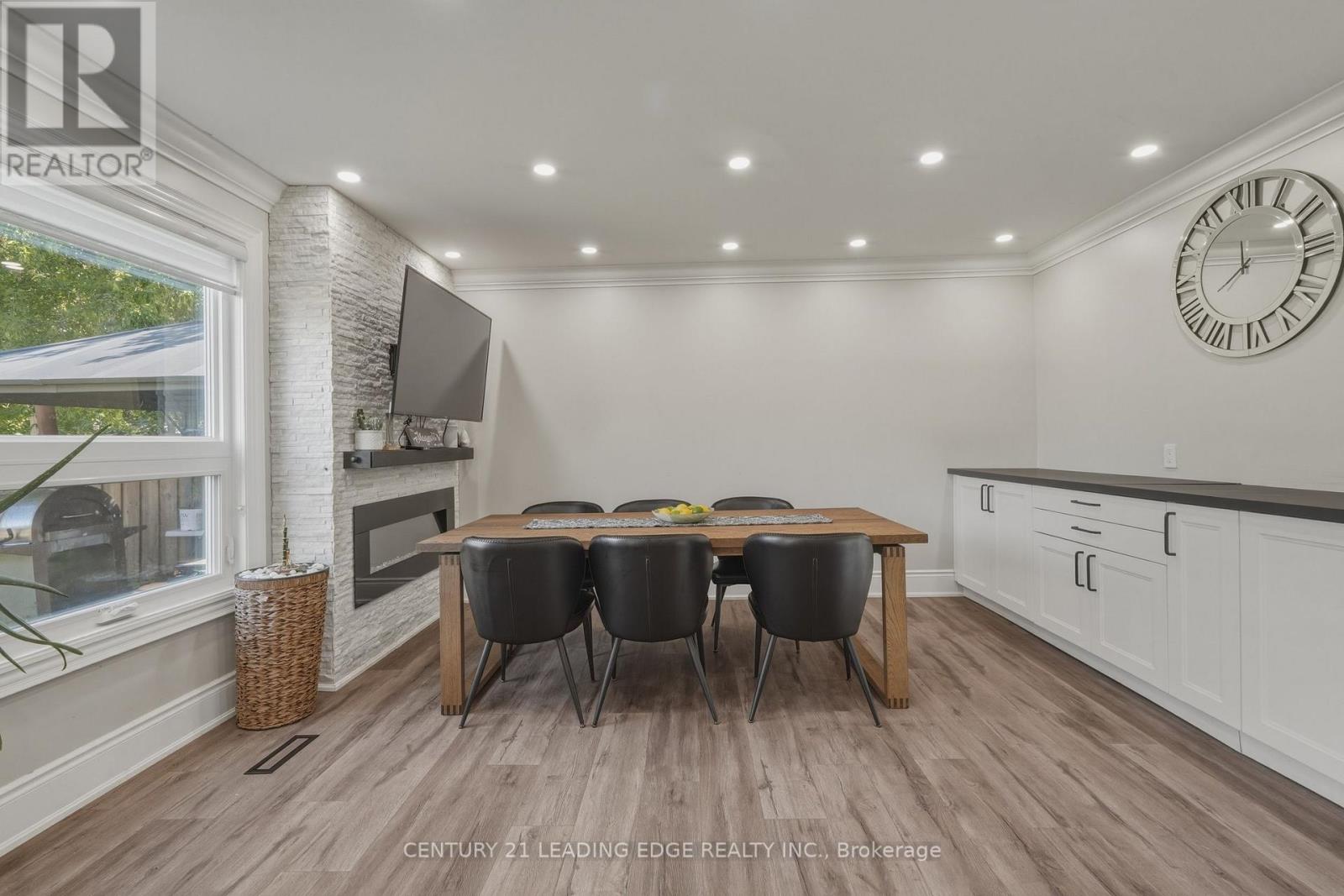 1100 MACLEAN STREET - 35