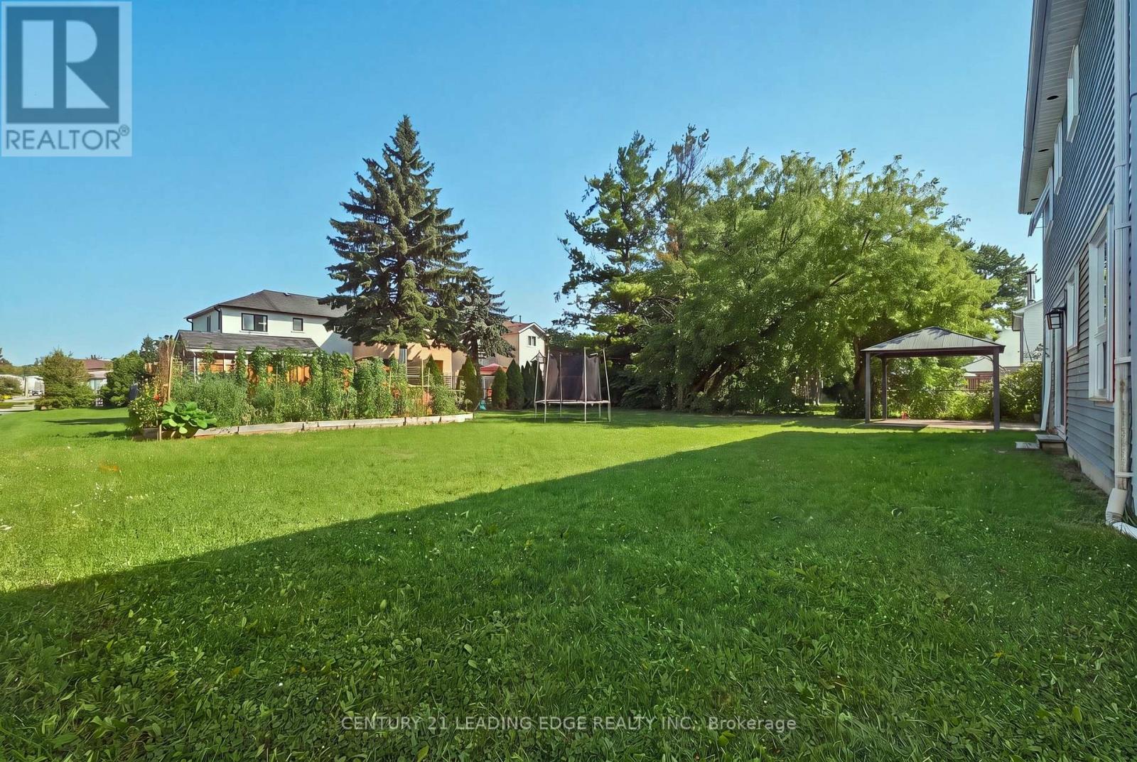 1100 MACLEAN STREET - 6