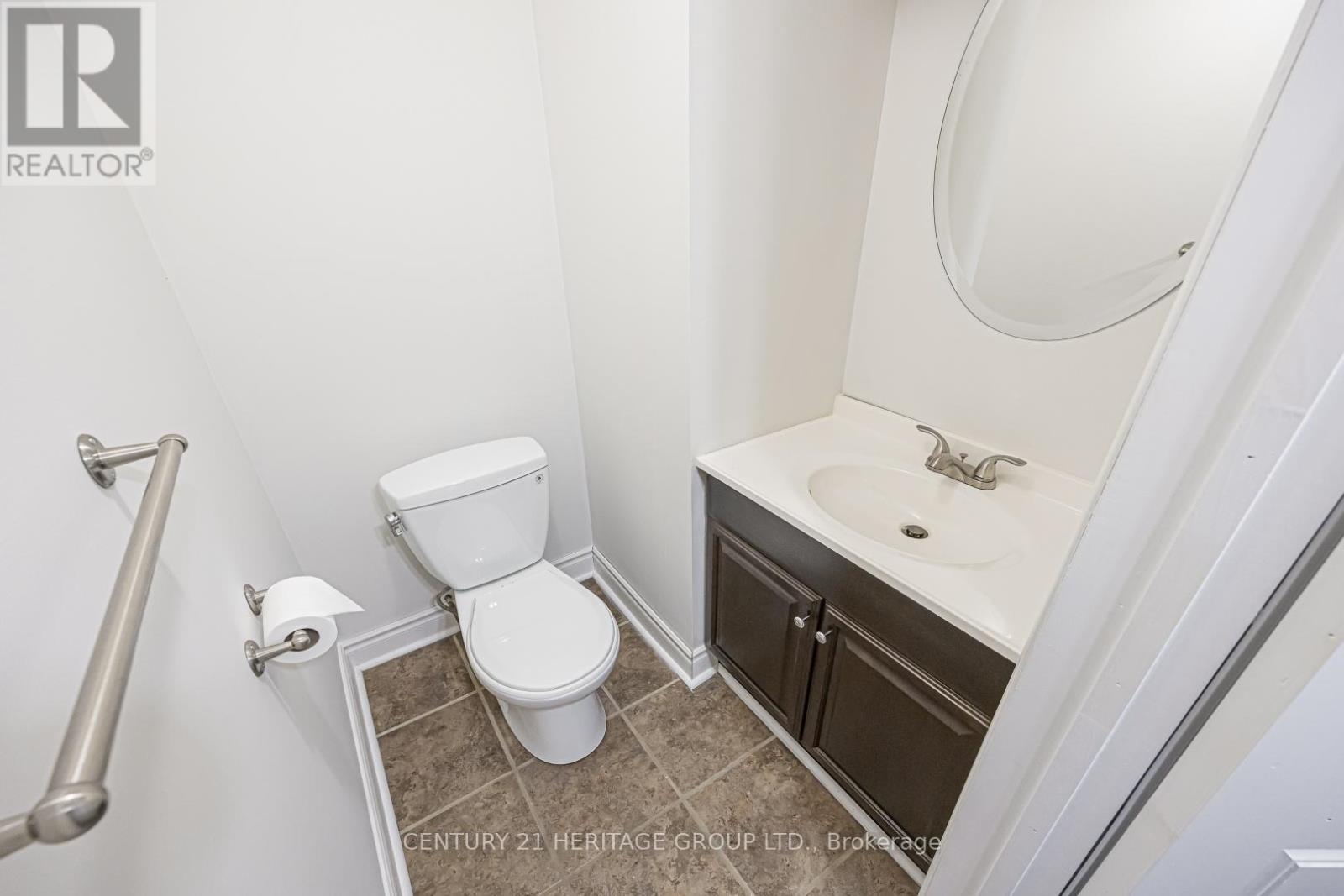 222 FORSYTH ROAD - Image 31