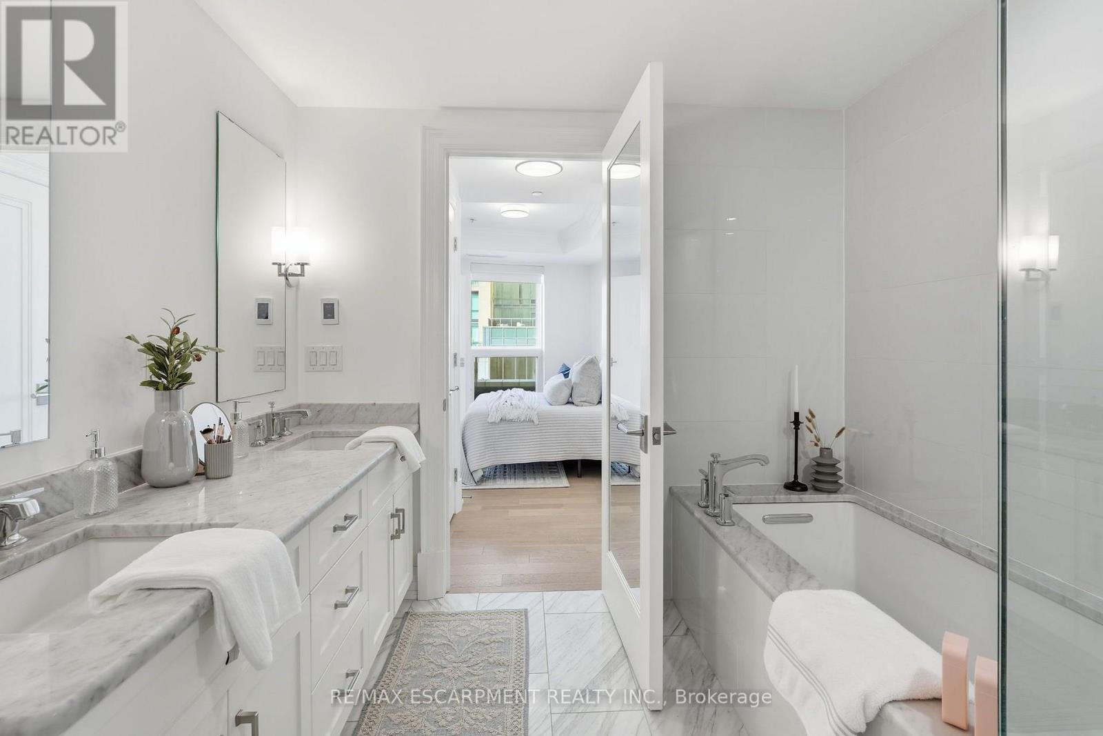 #310 2060 LAKESHORE ROAD - Image 25