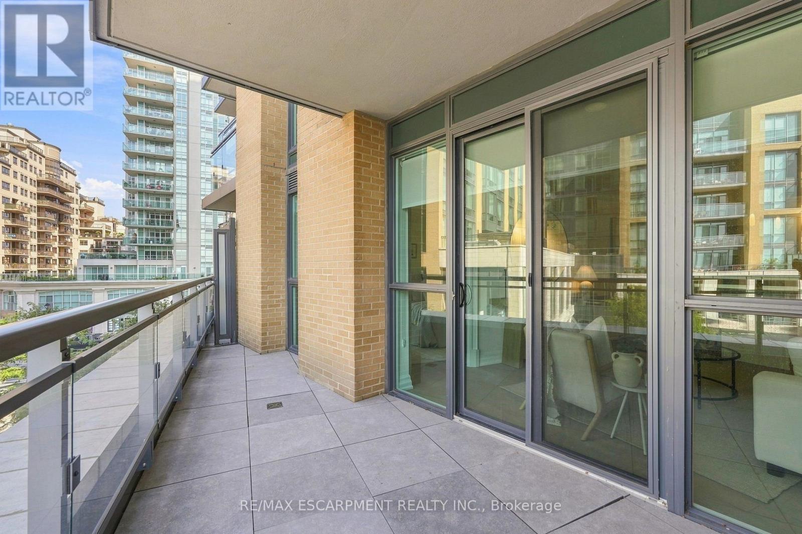 #310 2060 LAKESHORE ROAD - 28