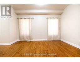 576 Courtney Valley Road, Mississauga, ON L5V0C2 Photo 11