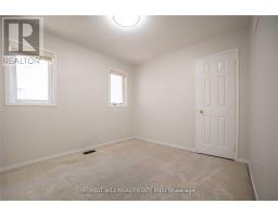 576 Courtney Valley Road, Mississauga, ON L5V0C2 Photo 28