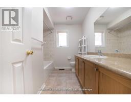 576 Courtney Valley Road, Mississauga, ON L5V0C2 Photo 29