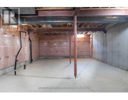 576 Courtney Valley Road, Mississauga, ON L5V0C2 Photo 37
