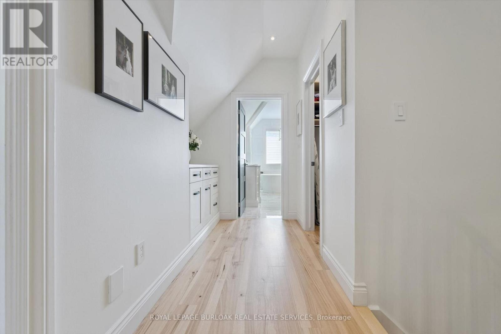 #5 263 PLAINS ROAD W - Image 32