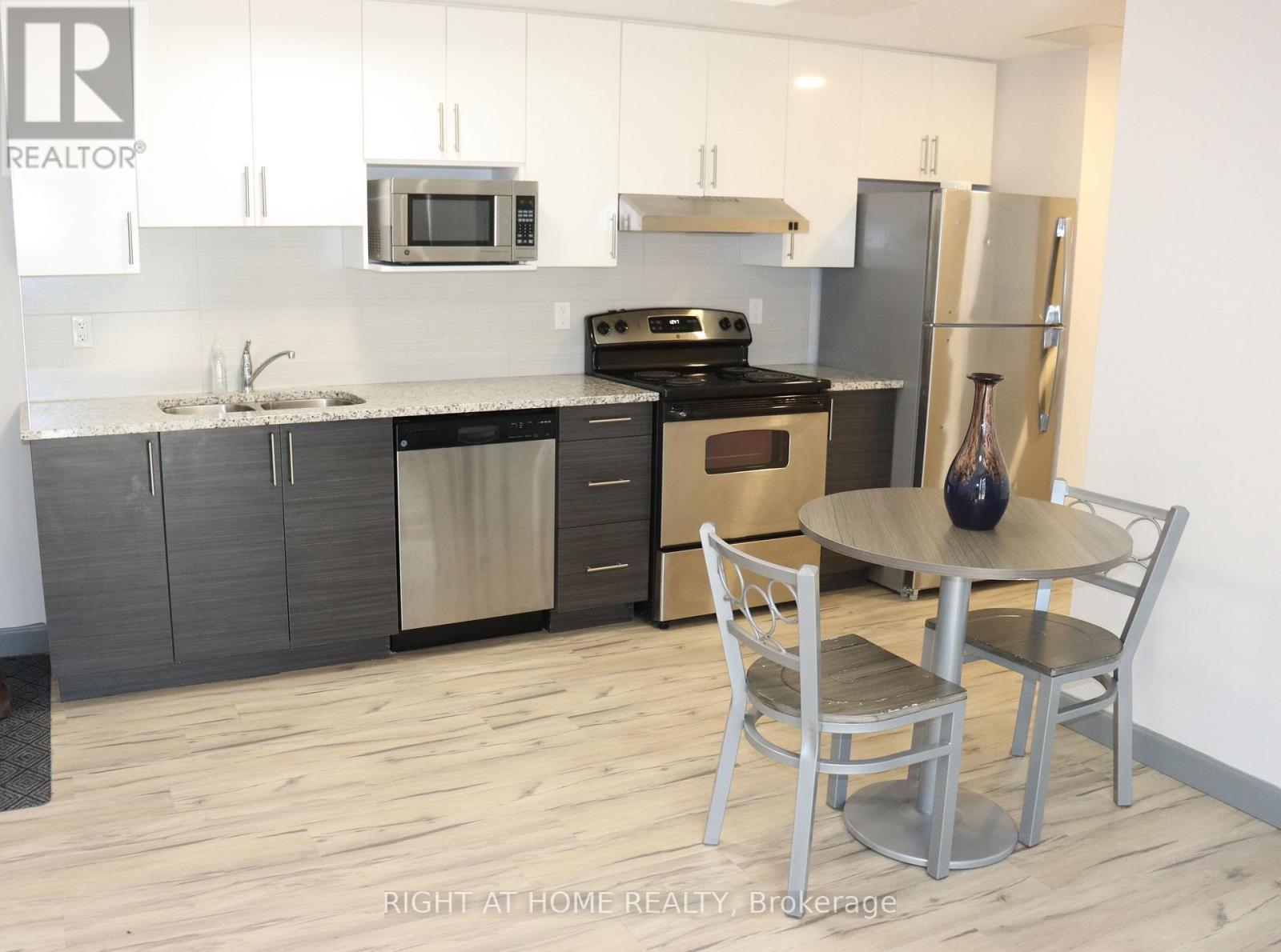 #215 258B SUNVIEW STREET - 6