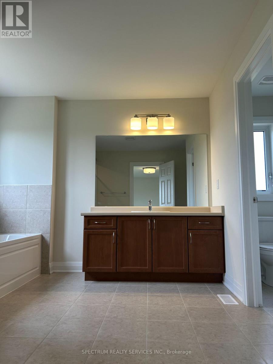 4 ARDING CIRCLE - 16