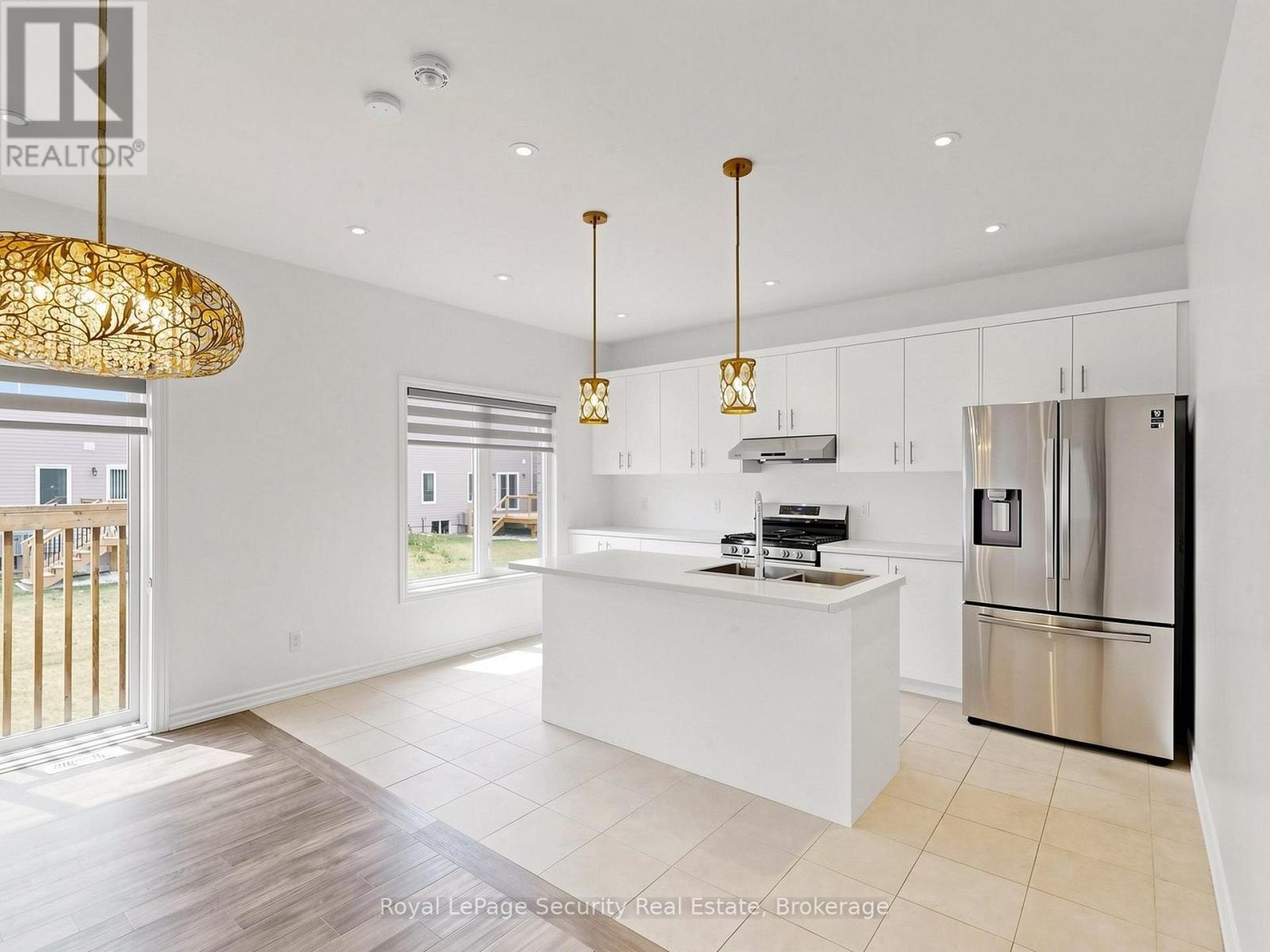 #86 121 SEBASTIAN STREET - 10