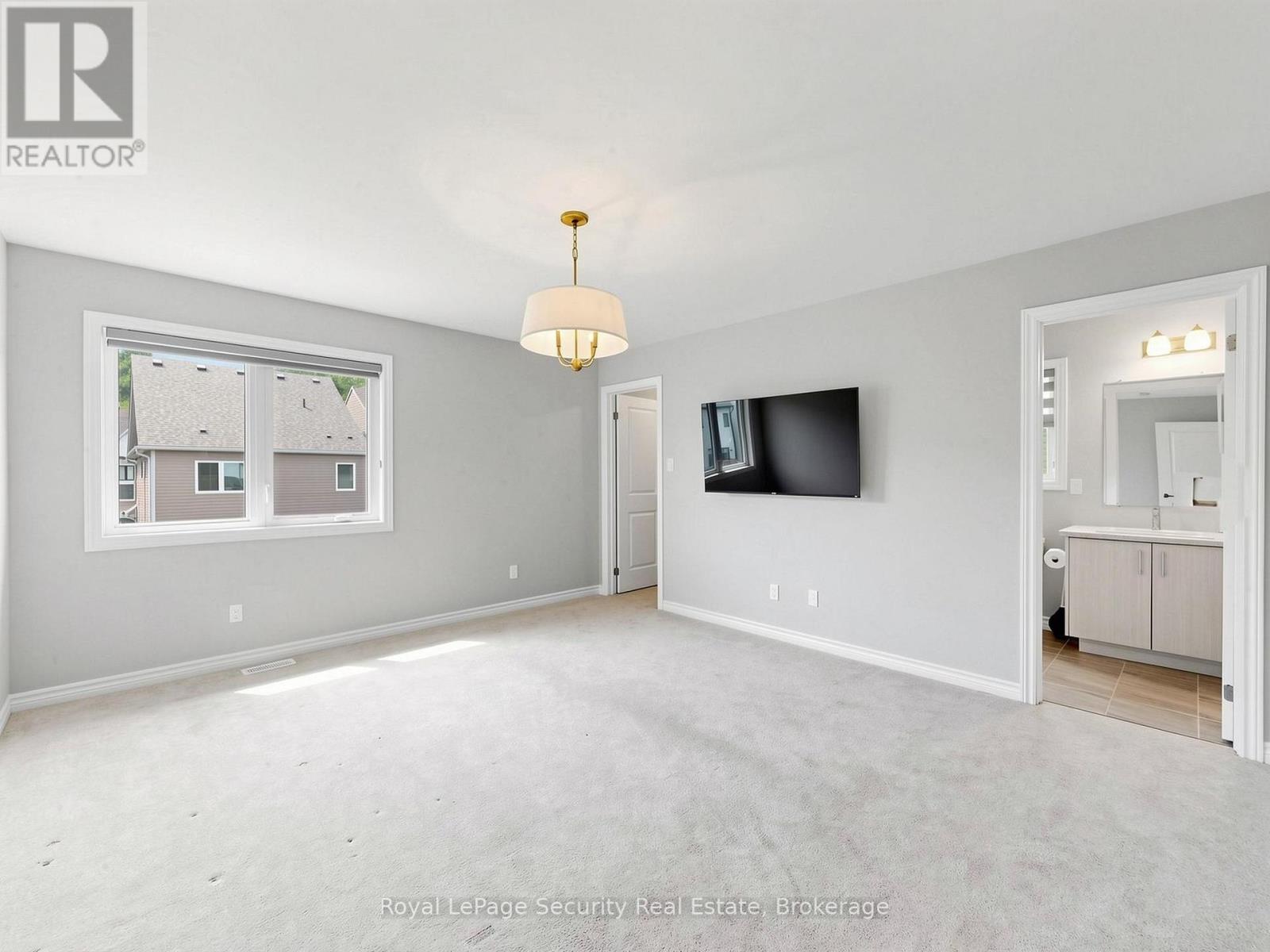 #86 121 SEBASTIAN STREET - Image 16