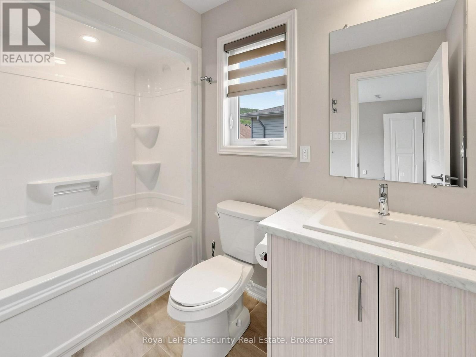 #86 121 SEBASTIAN STREET - Image 18