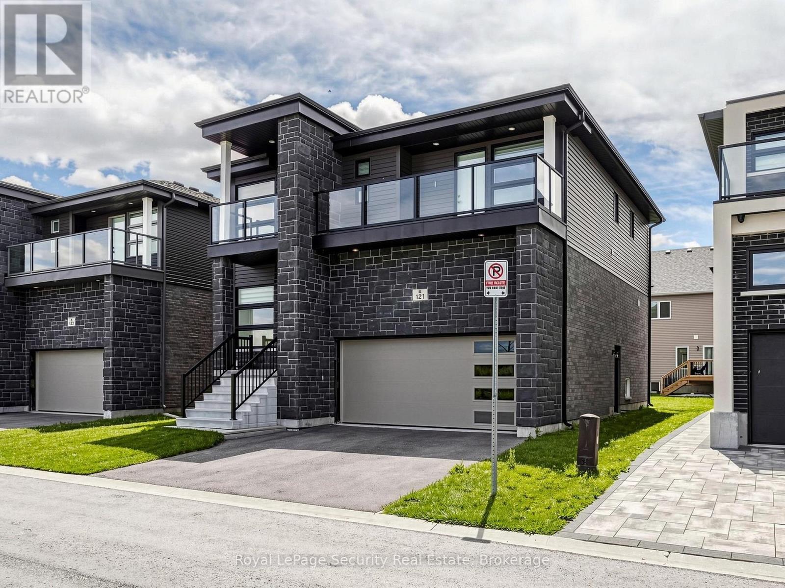 #86 121 SEBASTIAN STREET - 2