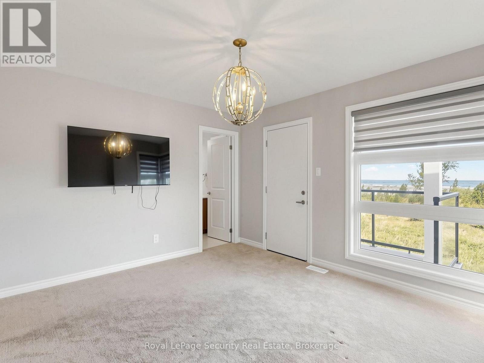 #86 121 SEBASTIAN STREET - Image 20