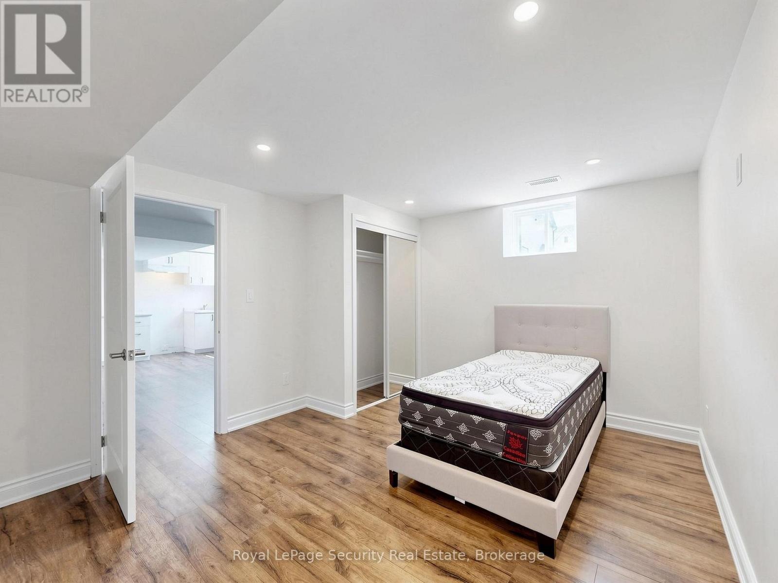 #86 121 SEBASTIAN STREET - 35