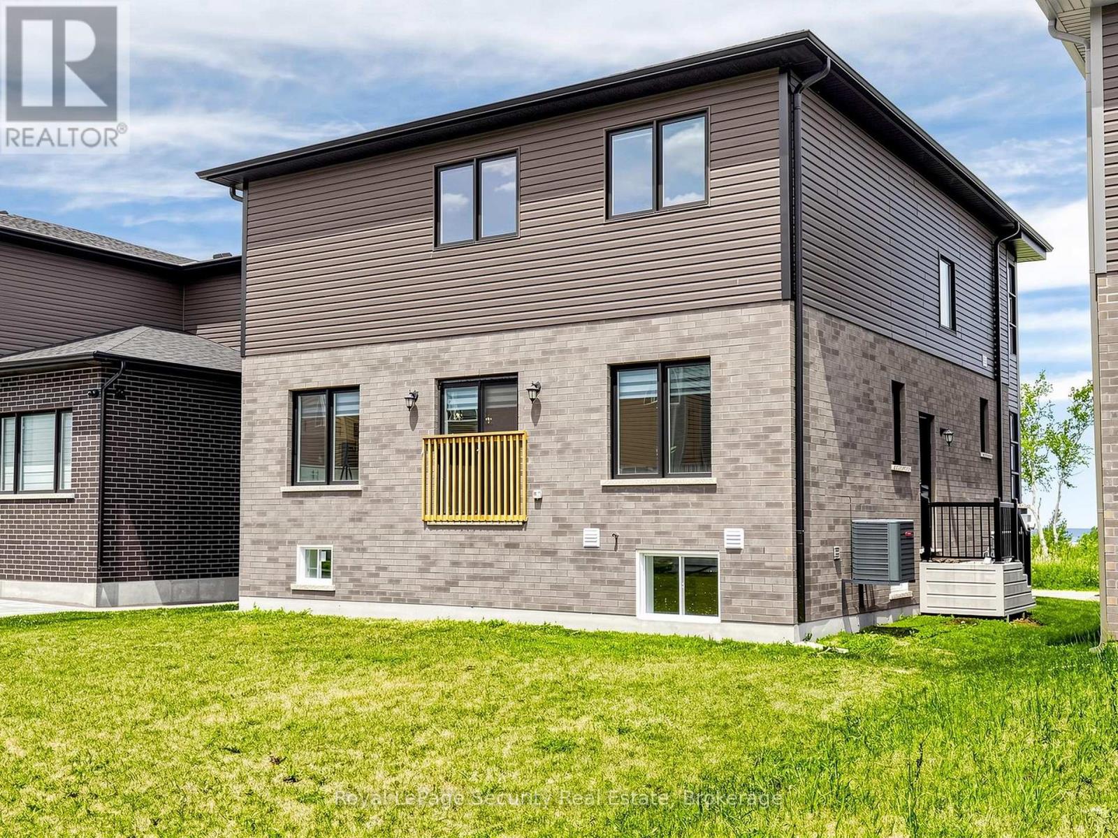 #86 121 SEBASTIAN STREET - Image 38