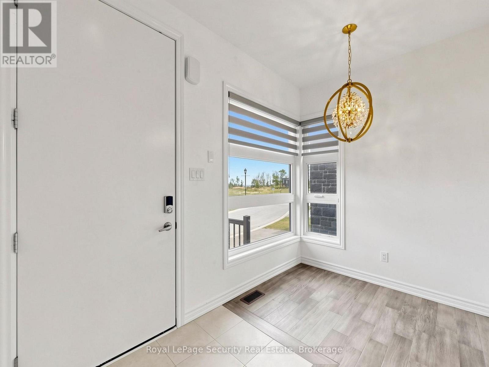 #86 121 SEBASTIAN STREET - Image 4