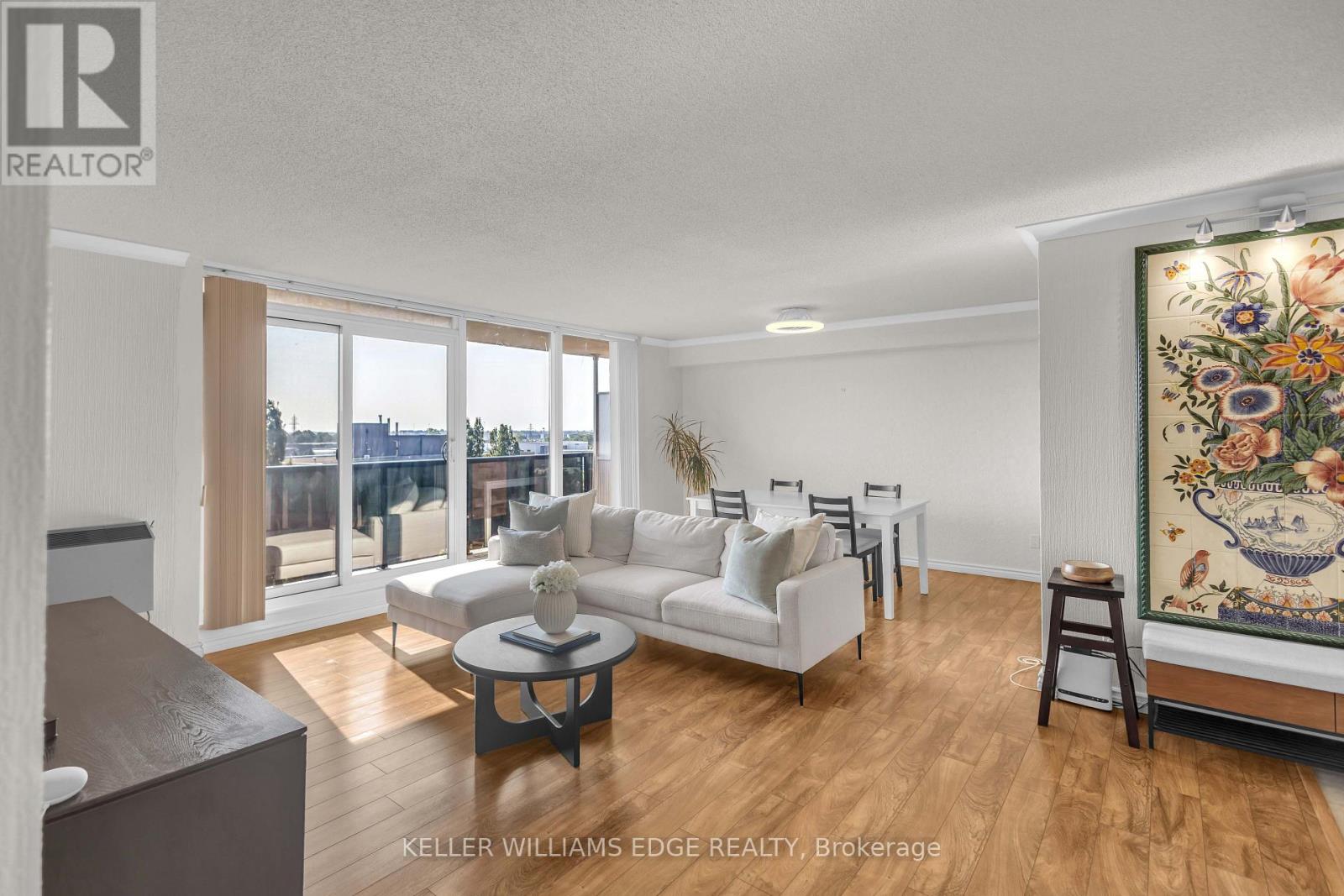 #815 9 BONHEUR COURT - 10