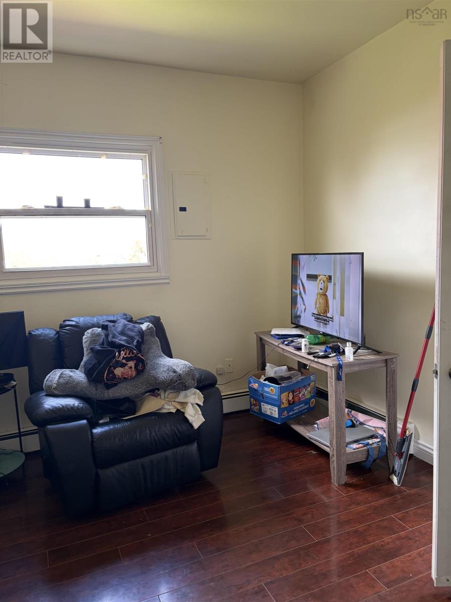 1491 Victoria Road - 31