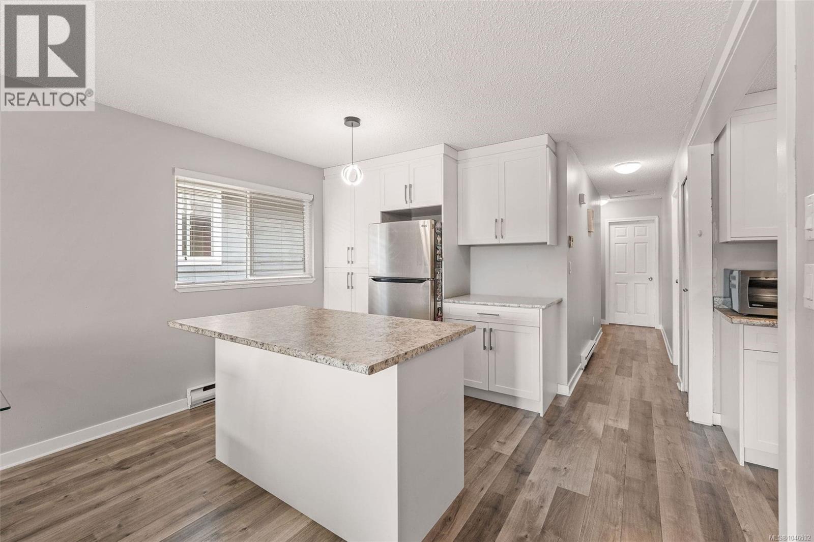 #4 524 Rosehill St - 23
