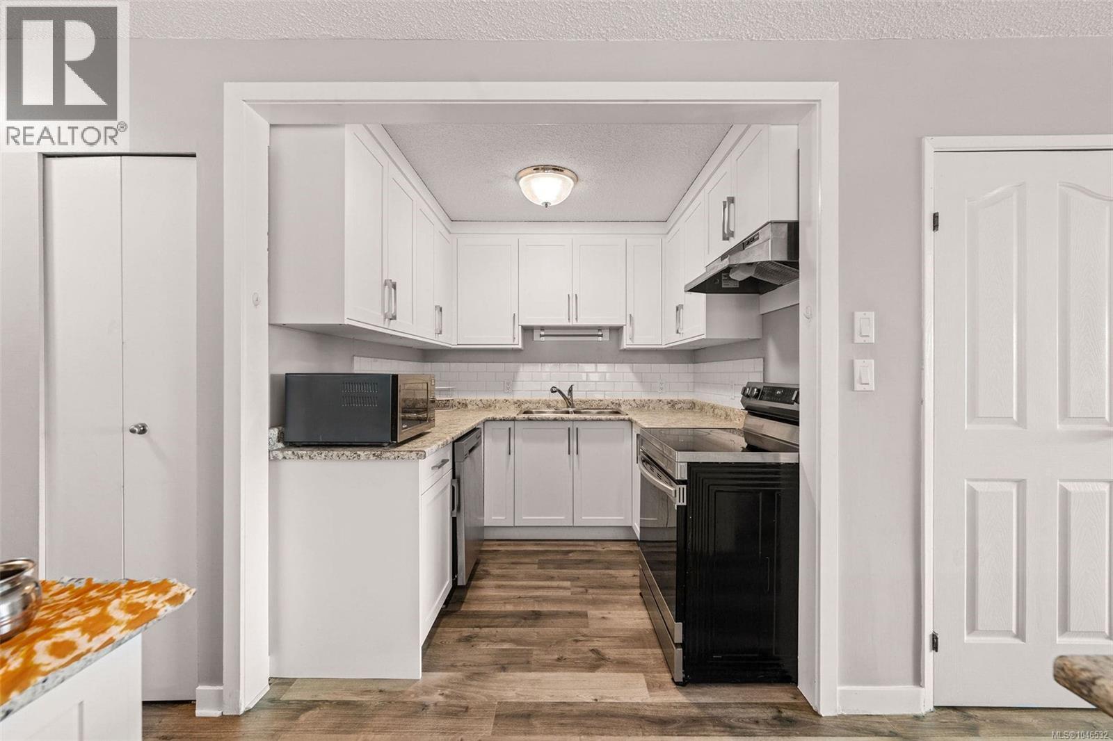 #4 524 Rosehill St - 6