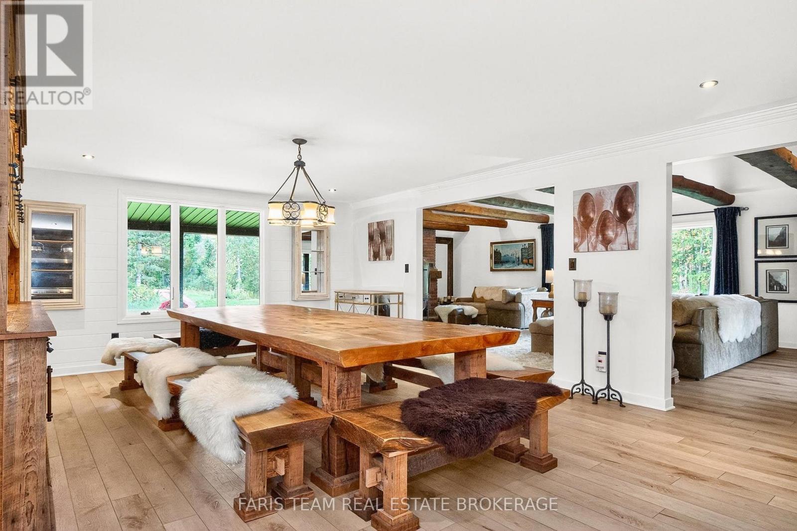 1076 BEAVER LANE - 11