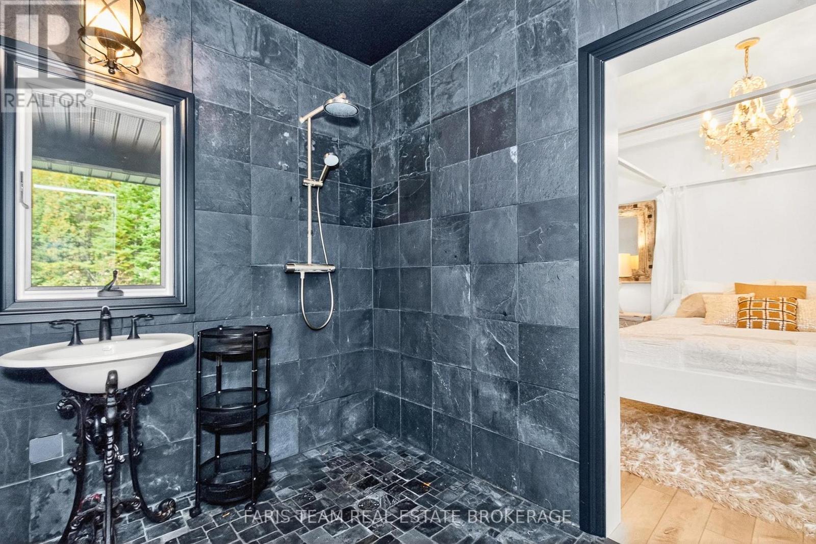 1076 BEAVER LANE - Image 22