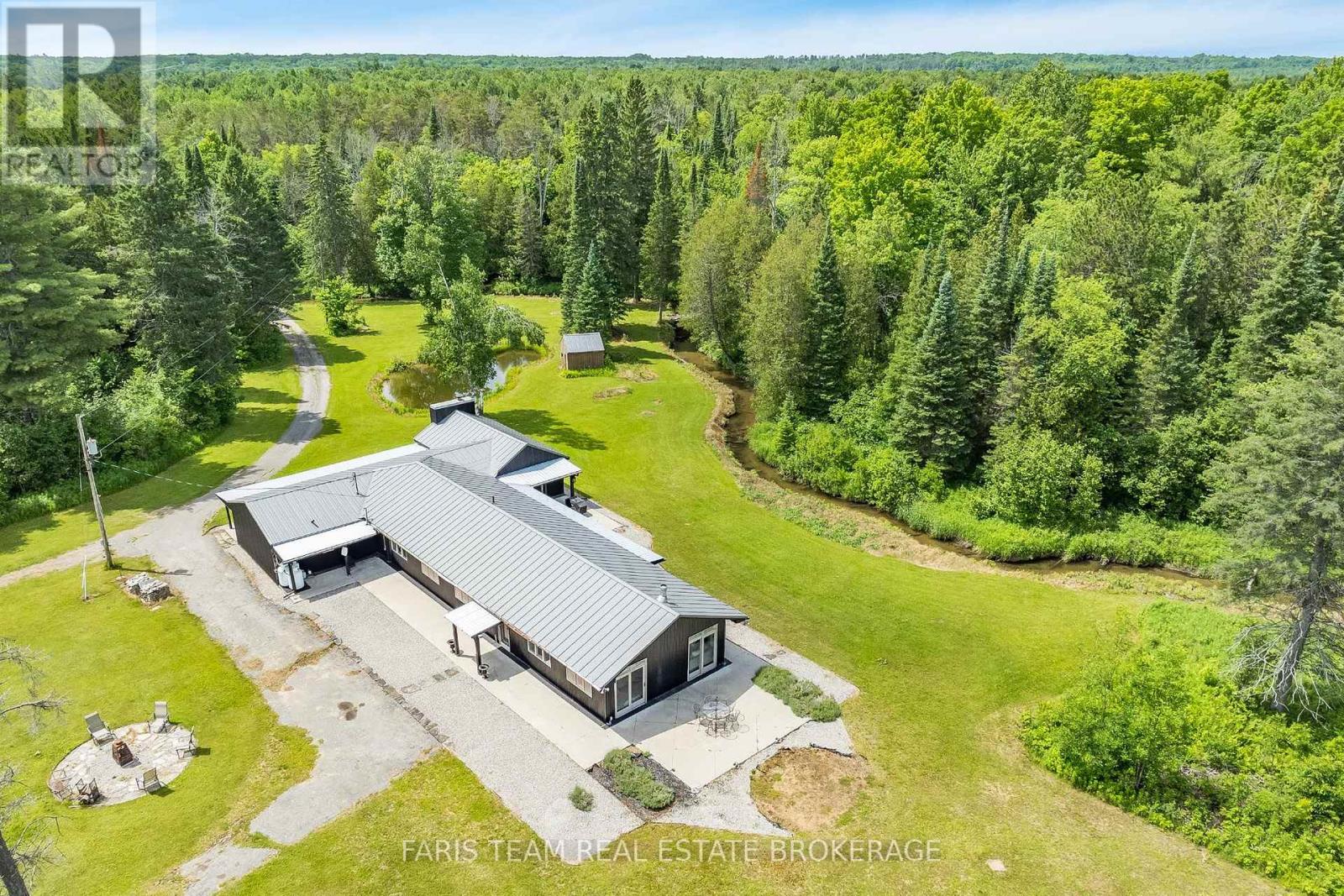 1076 BEAVER LANE - 38