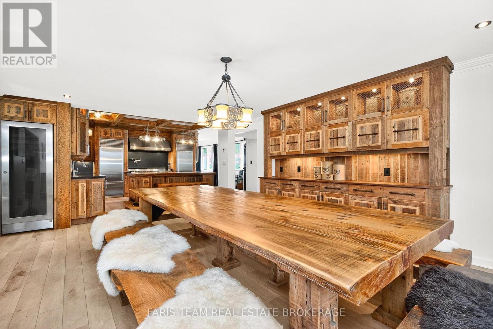 1076 BEAVER LANE - 9