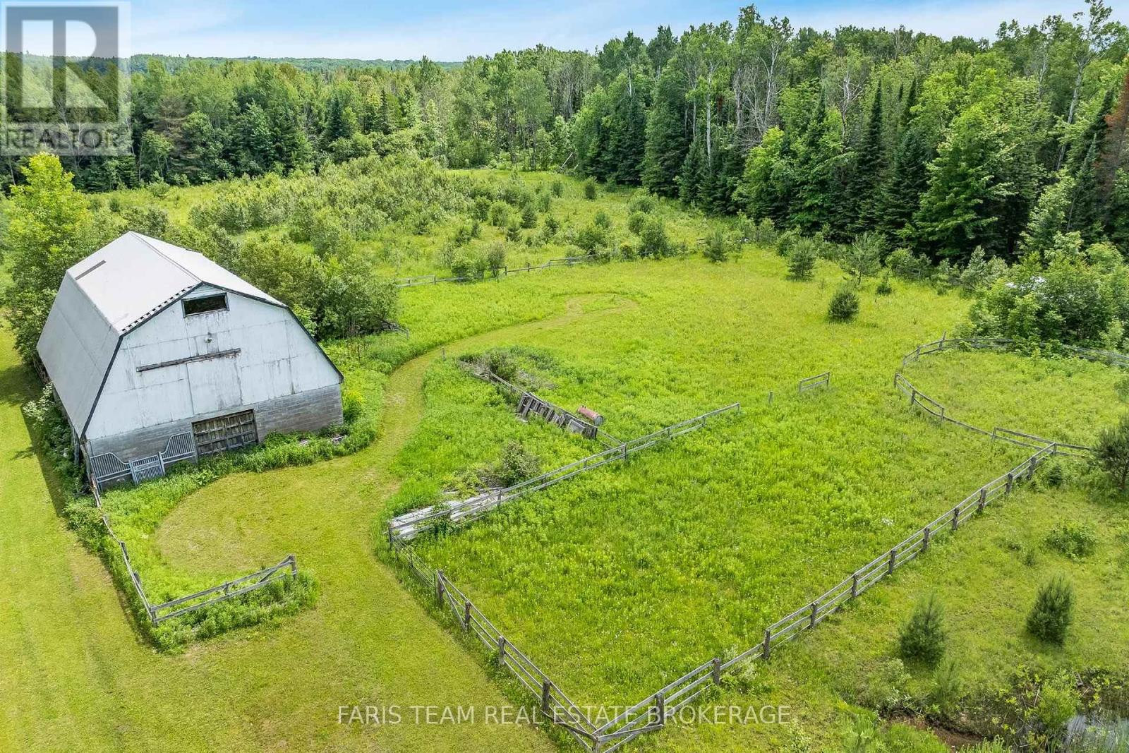 1076 BEAVER LANE - 39