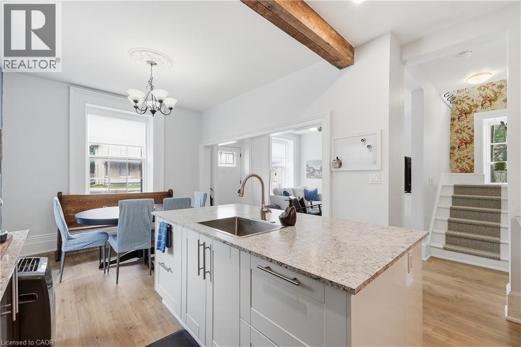 565 ST DAVID Street N - Image 12