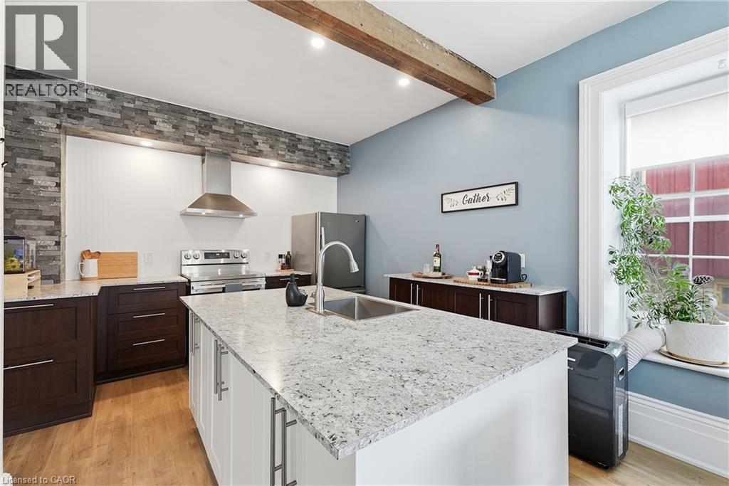 565 ST DAVID Street N - Image 10