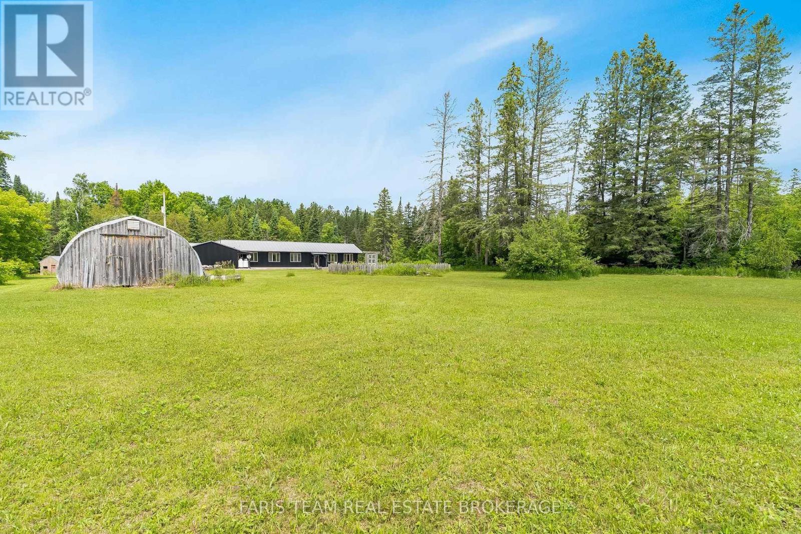 1076 BEAVER LANE - 32