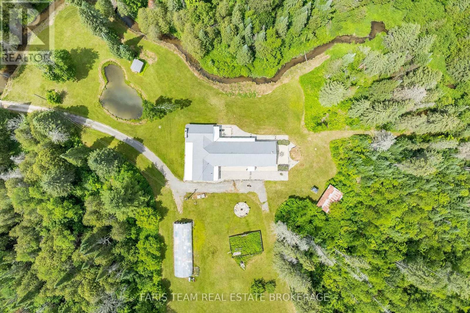 1076 BEAVER LANE - 44