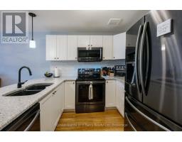 Family room - 49 Mcintosh Crescent, Quinte West, ON K8V0G1 Photo 6