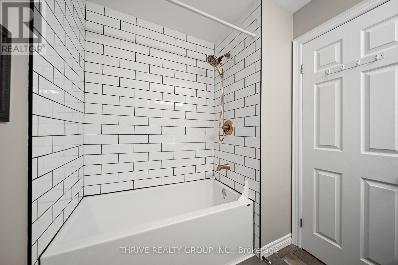 102 LOGGERS GROVE - Image 16