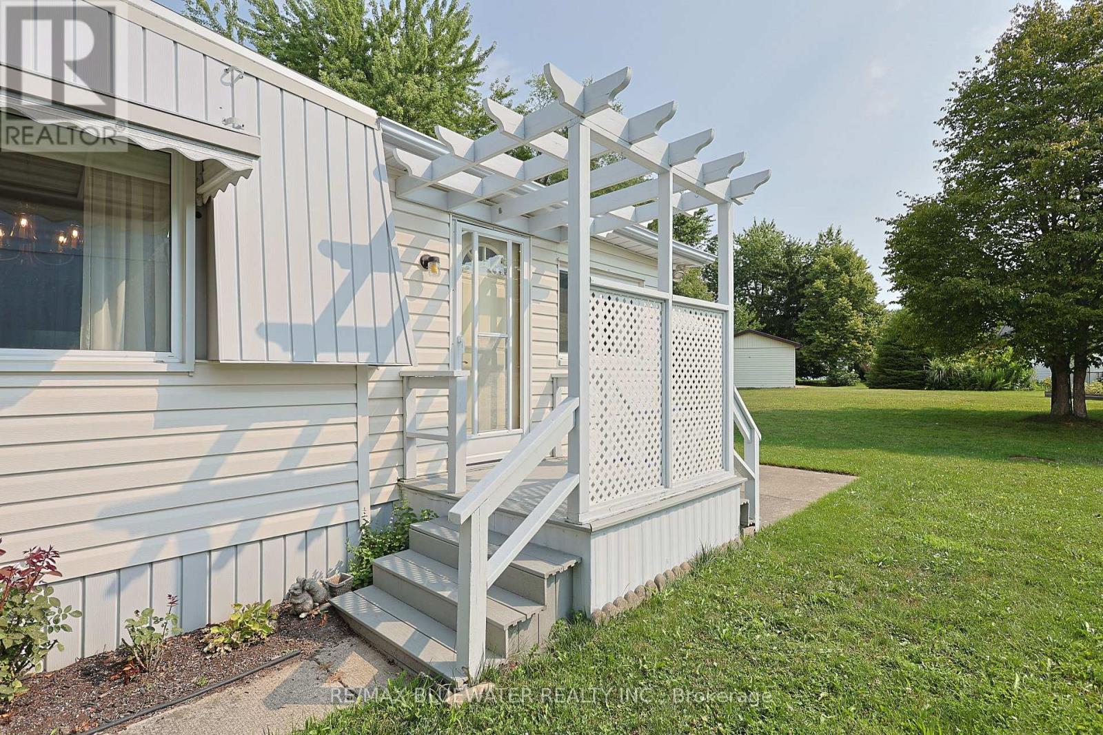 254 HIGHLAND SPRINGS - Image 28