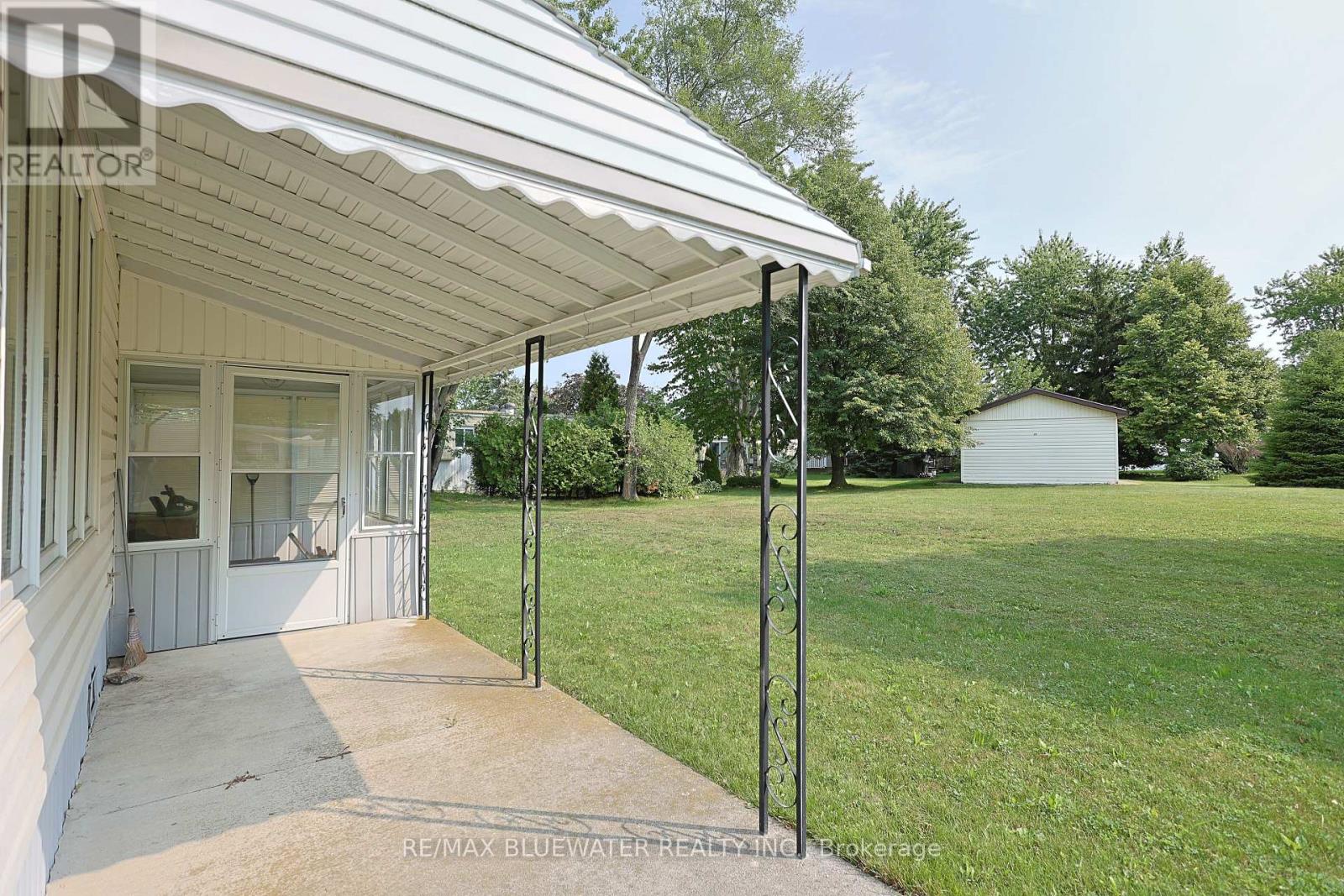 254 HIGHLAND SPRINGS - Image 30