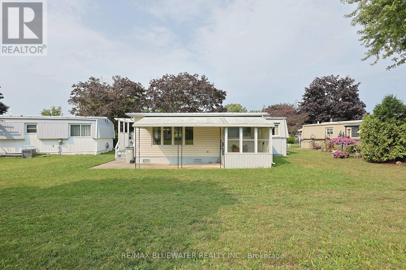 254 HIGHLAND SPRINGS - 31