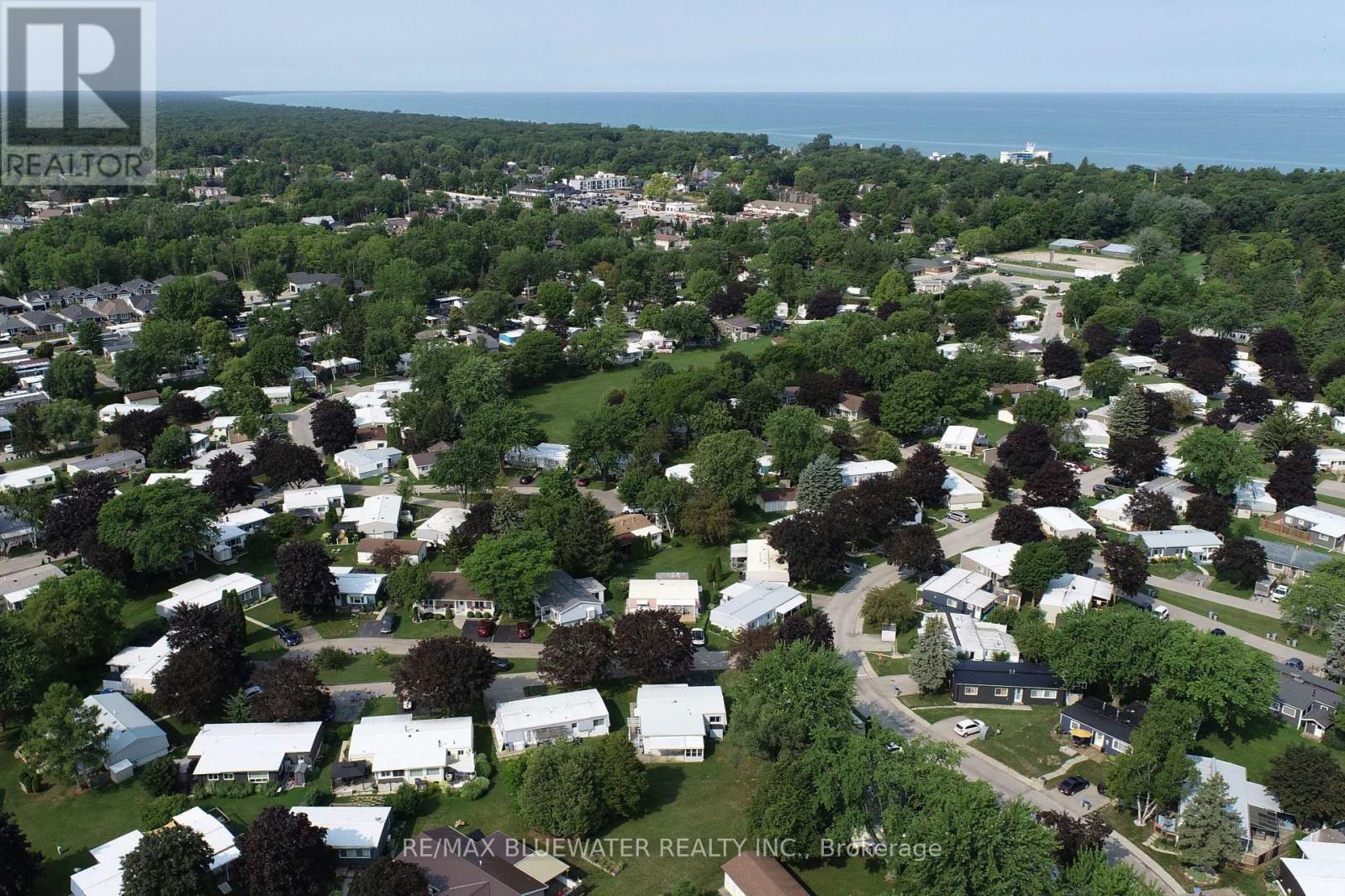 254 HIGHLAND SPRINGS - Image 33