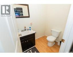315 Atlantic Avenue, Kerrobert, SK S0L1R0 Photo 22