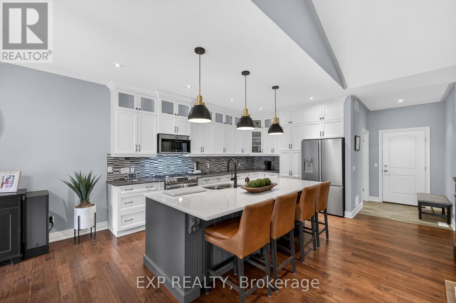 8736 ANGIE DRIVE - Image 17