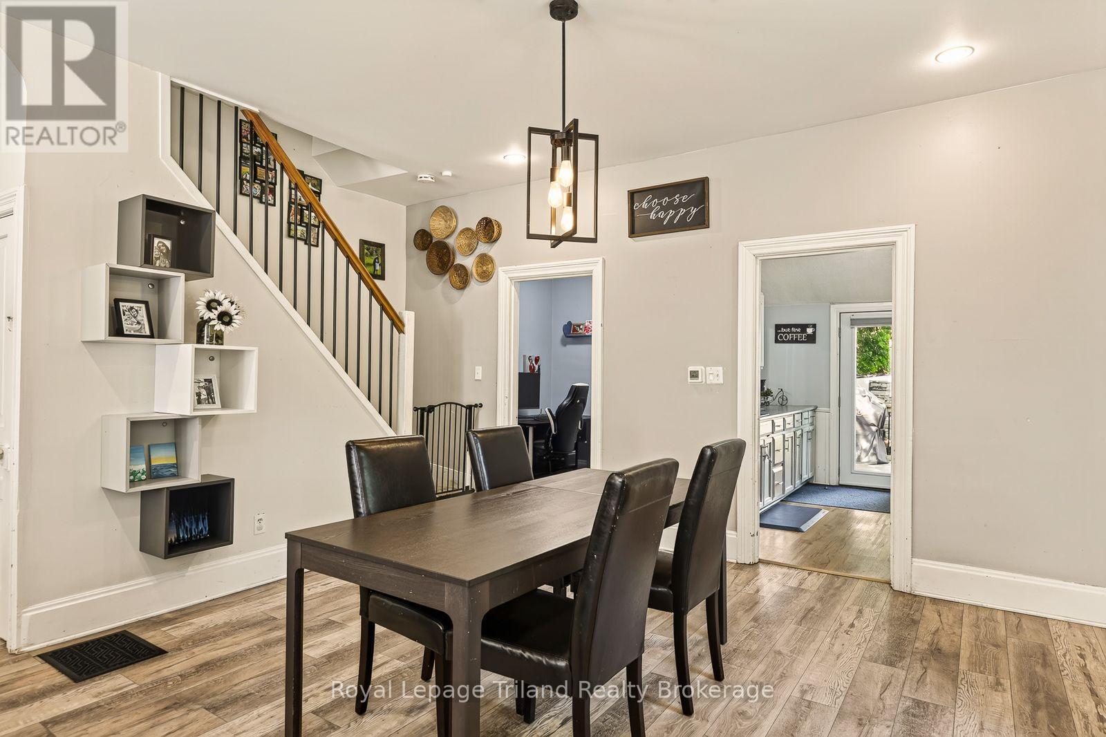 257 HUNTER STREET - 12