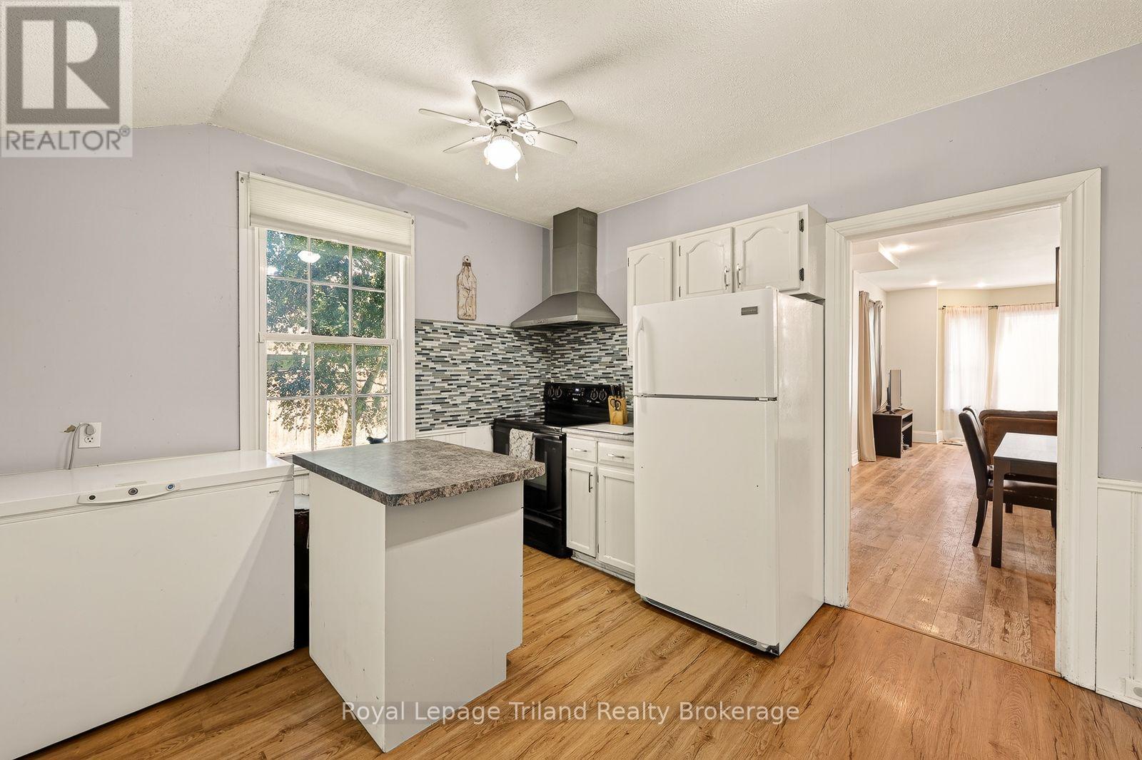 257 HUNTER STREET - Image 13