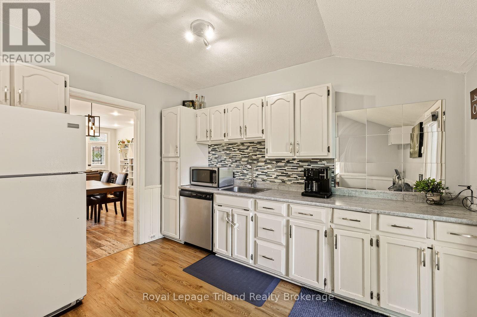 257 HUNTER STREET - 14