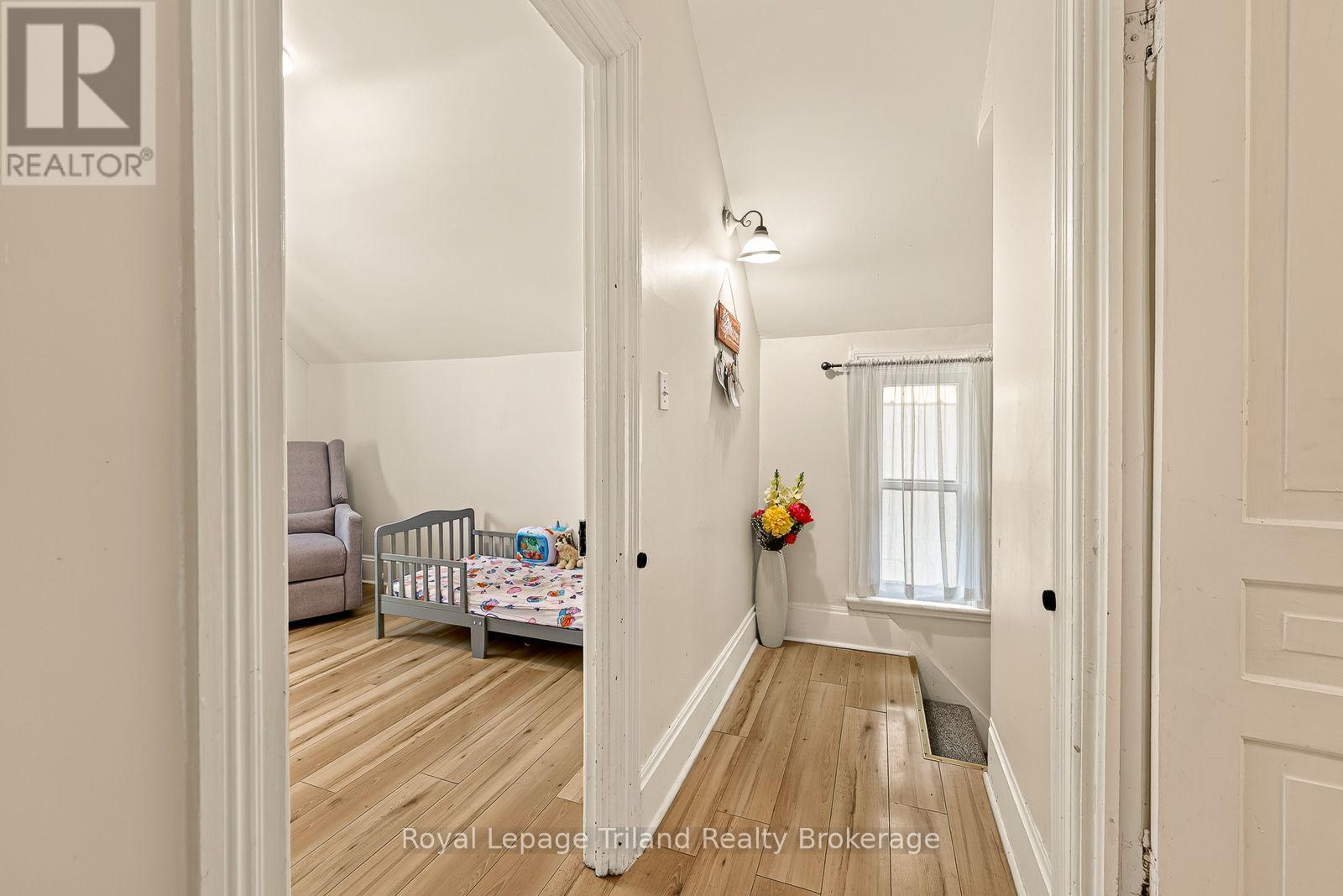 257 HUNTER STREET - 19