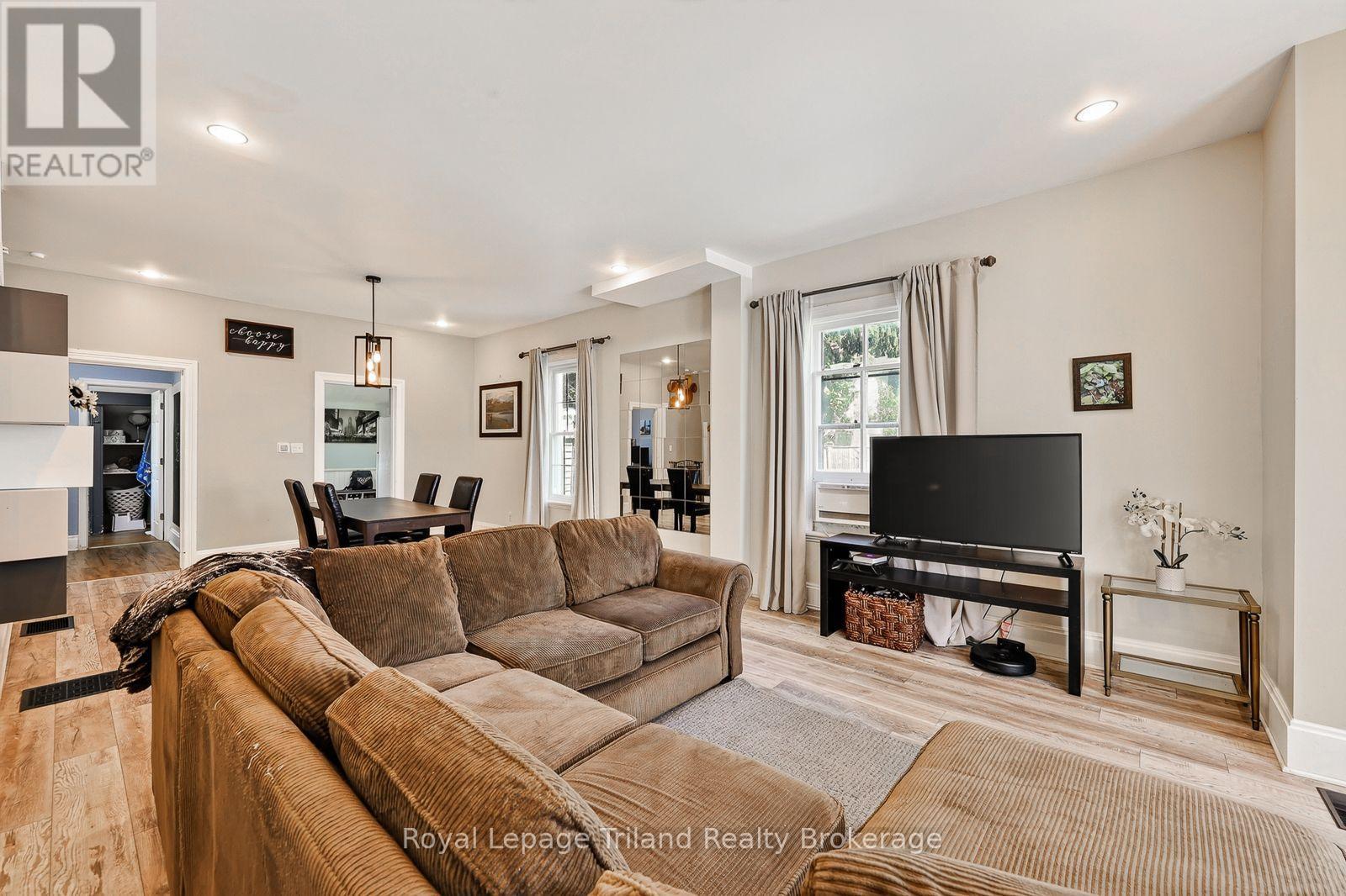 257 HUNTER STREET - 6