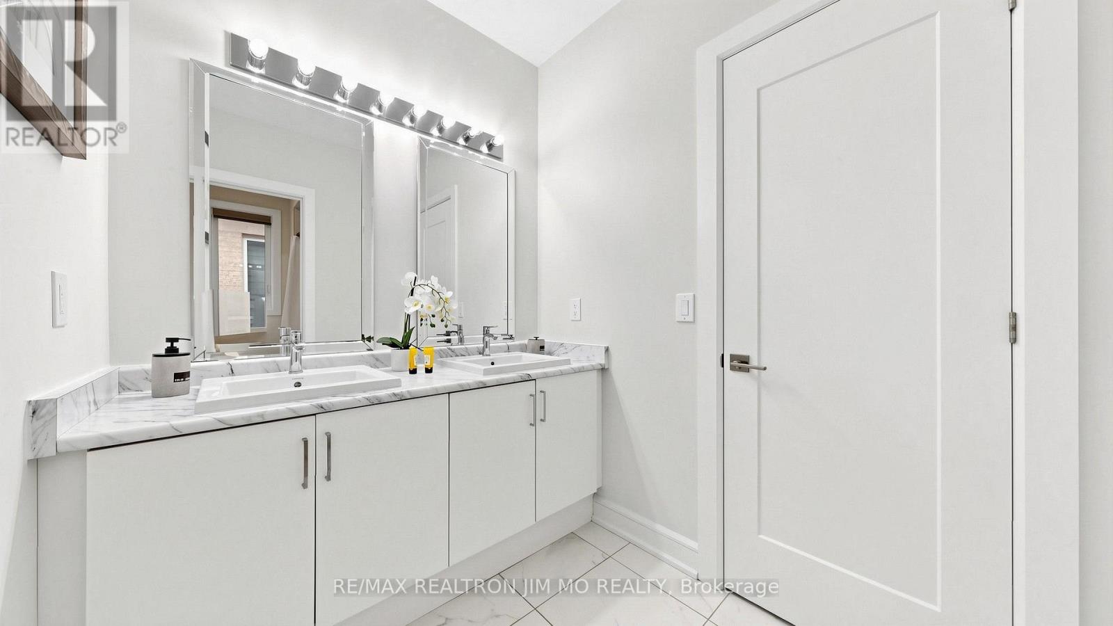 16 FARRELL ROAD - 40