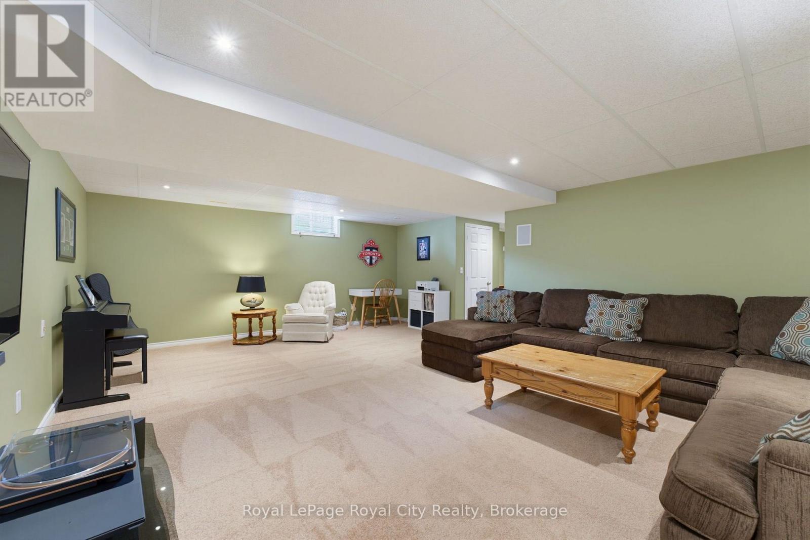 59 LYNCH CIRCLE - 25
